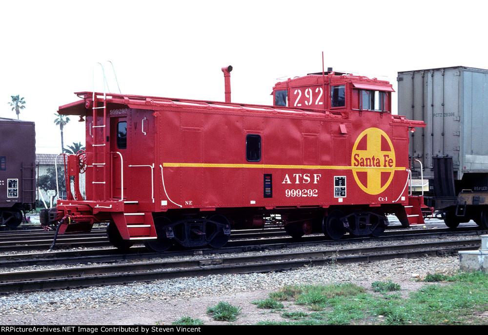 Santa Fe CE-1 caboose ATSF #999292